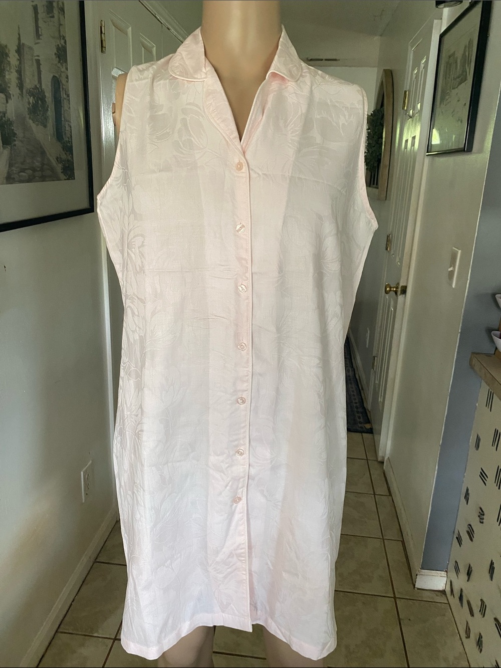 Miss Elaine vintage Pale Pink Sleeveless Button-Front Nightshirt